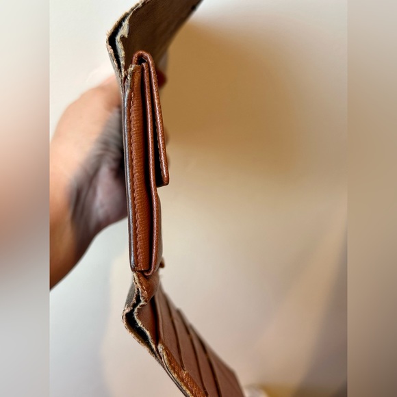 Louis Vuitton Monogram Sarah Wallet - Picture 10 of 12